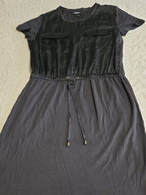 DKNY Black Short-Sleeve Midi Dress with Drawstring Waist and Chest Pockets